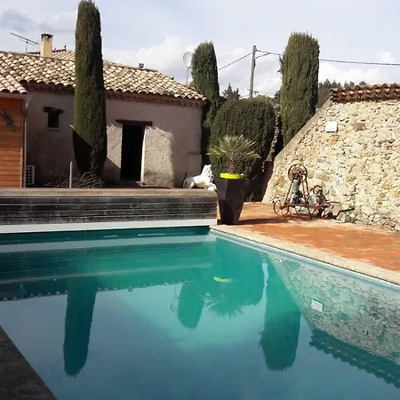 Maini Hébergement de vacances *